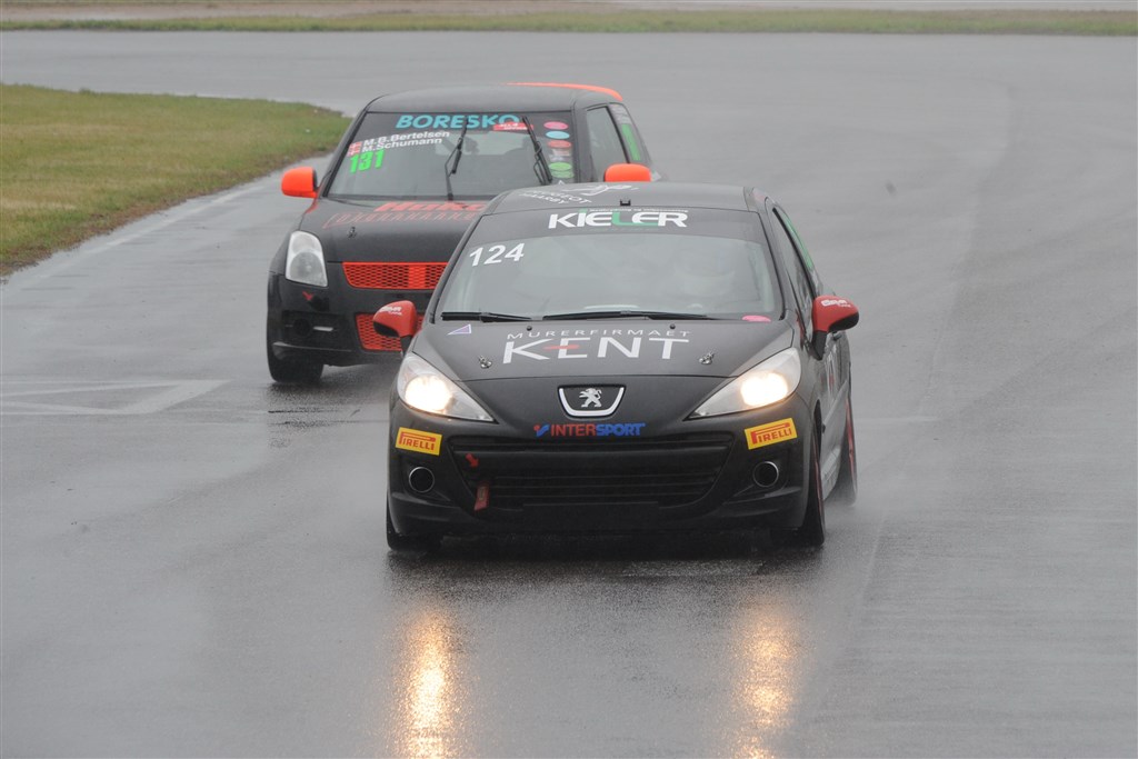 Mestre i DEC1 - HH Racing - Rasmus Holmegaard Hansen og Jesper Holmegaard Holst.